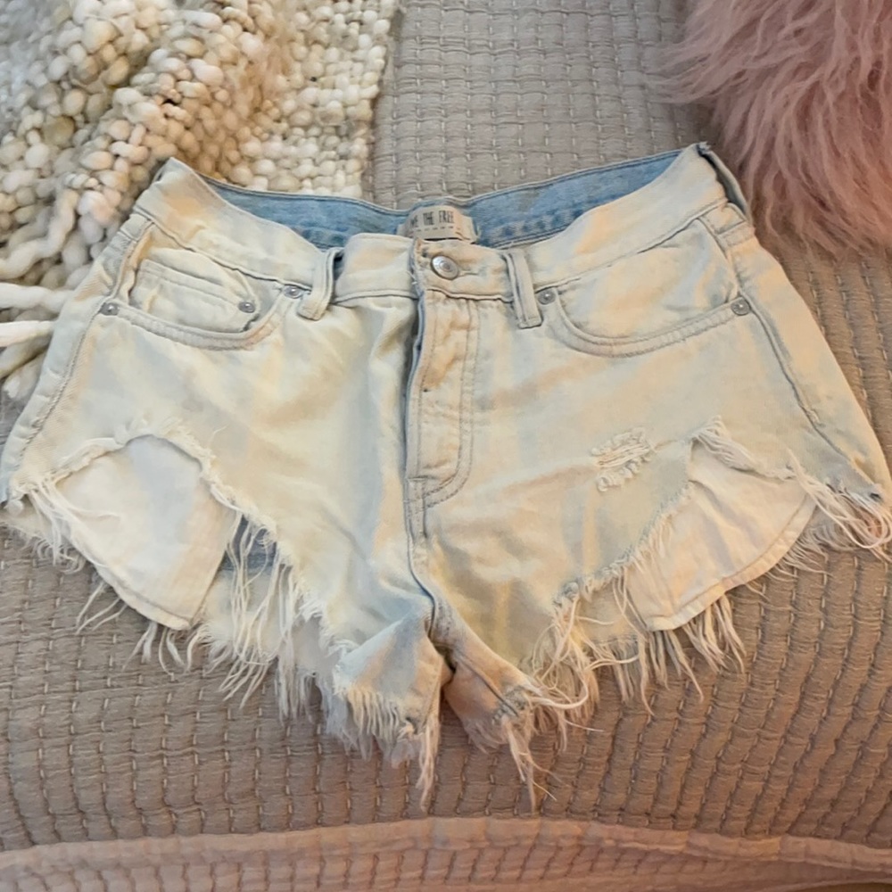 We the free 24 distressed denim short